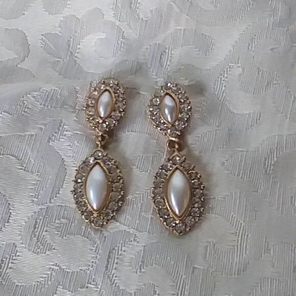 Gold Tone Faux Pearl Rhinestone Pierced Earrings Vintage - Picture 2 of 8